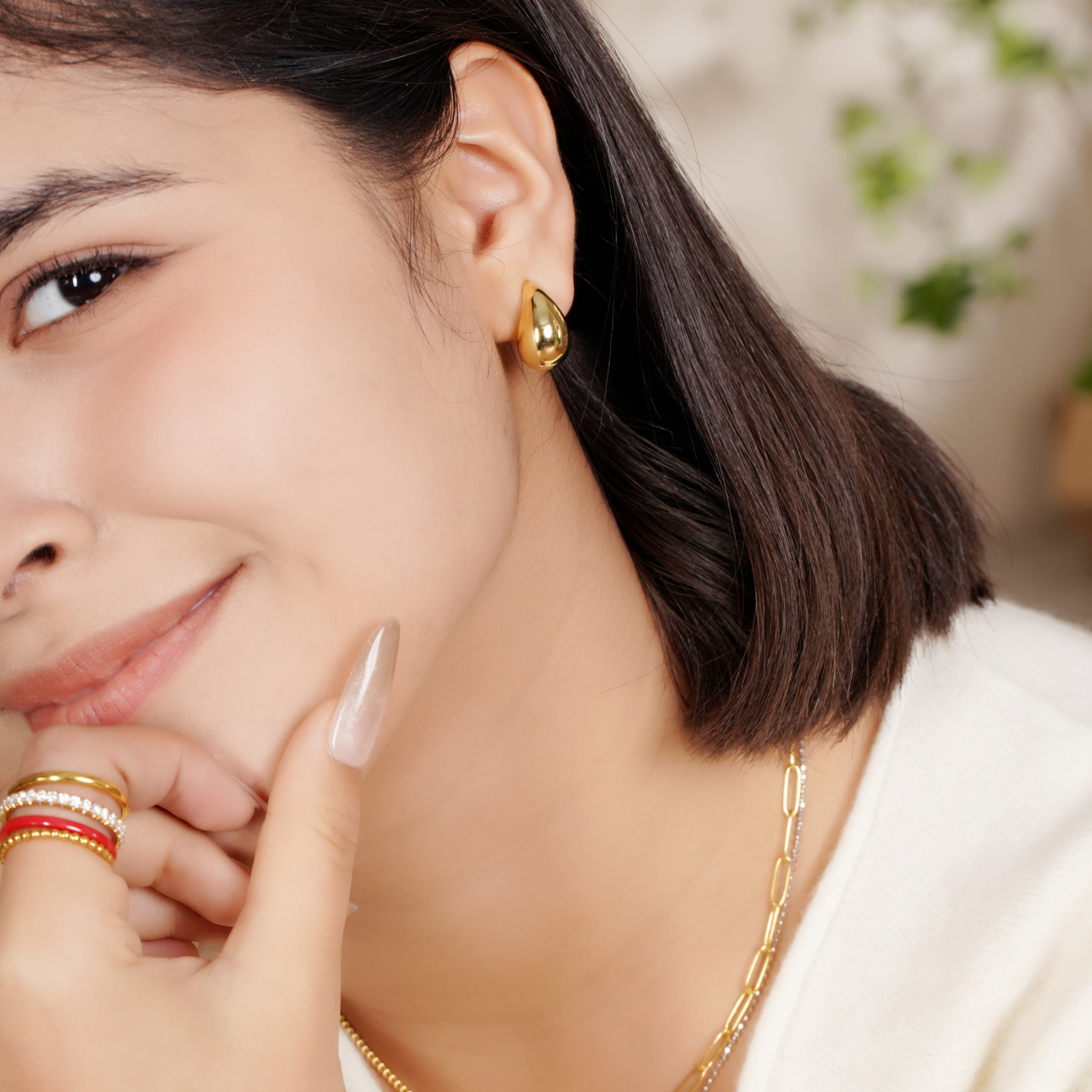 Daily Essential - Pure Dewdrop Gold Studs - Your Daily Starlight Harmony