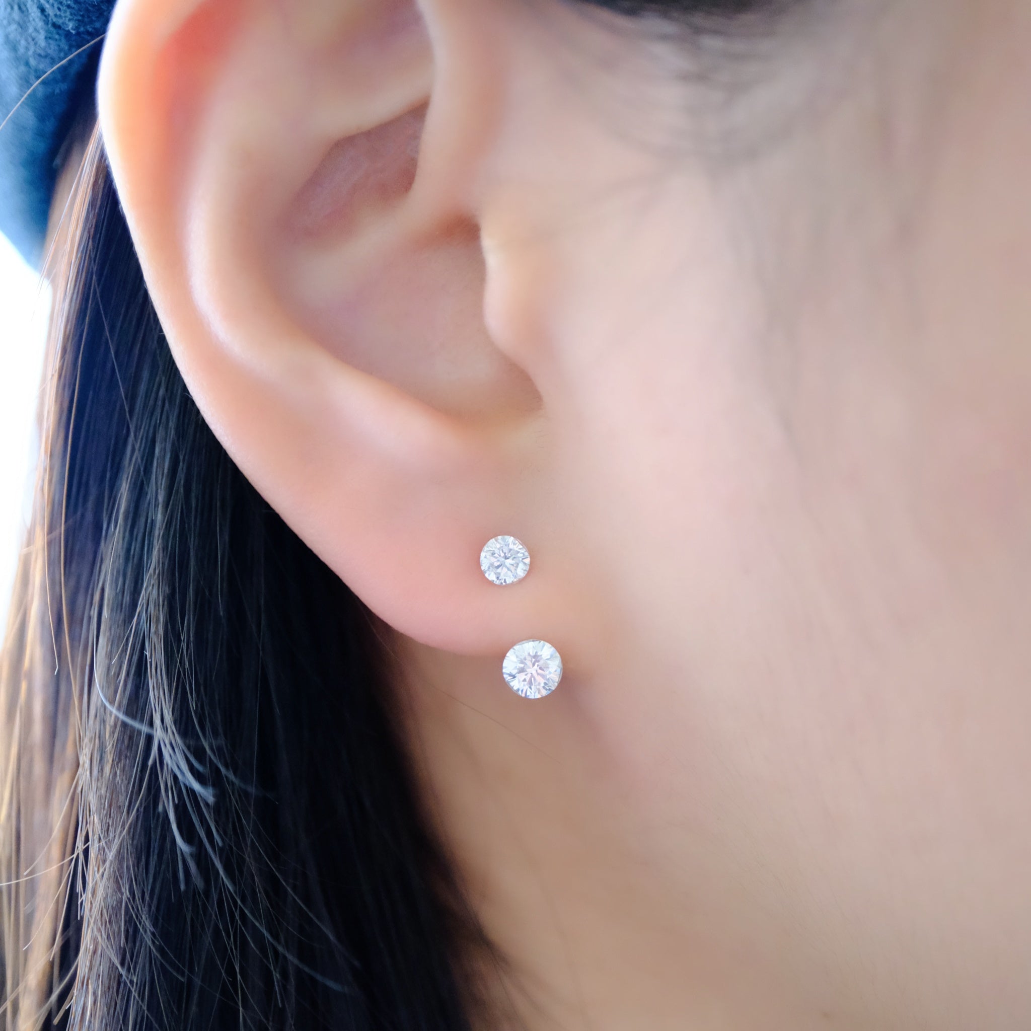Daily Essential - Aero Invisible-Set Floating Diamond Ear Jacket (9K Solid Gold)